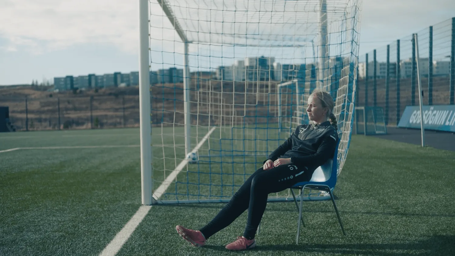 Besta deildin — Commercial — still 16