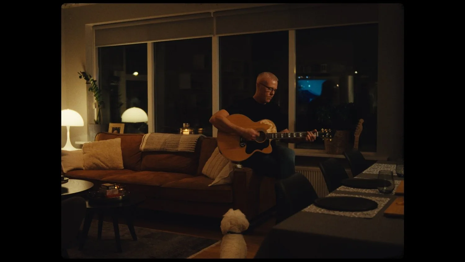 SÁÁ — Commercial — still 9