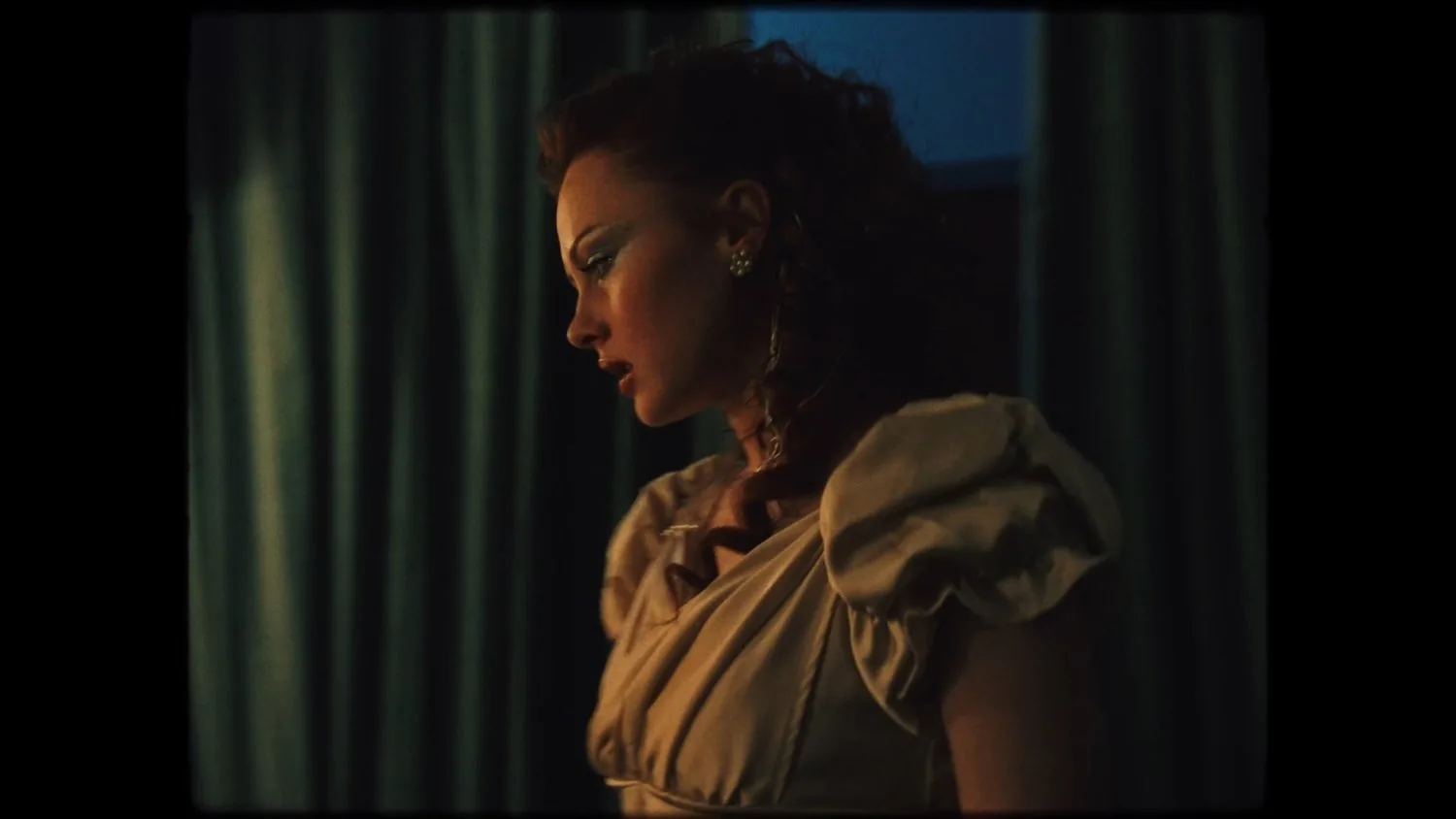 Elín Hall — As the World Falls Down — still 3